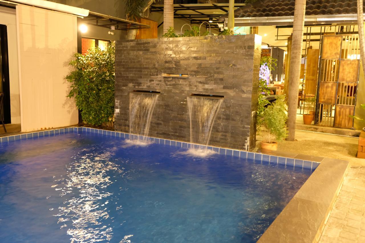 Royal Nine Otel Kanchanaburi Dış mekan fotoğraf