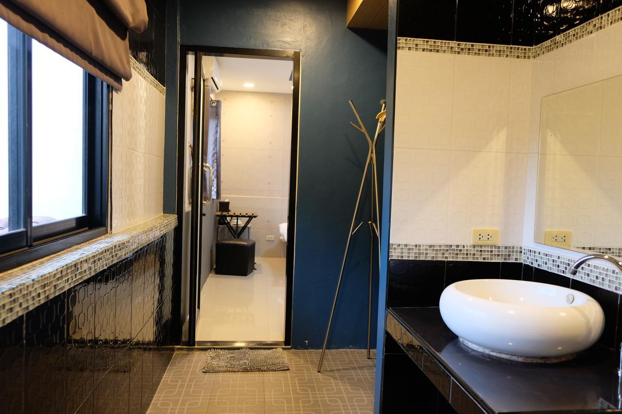 Royal Nine Otel Kanchanaburi Dış mekan fotoğraf