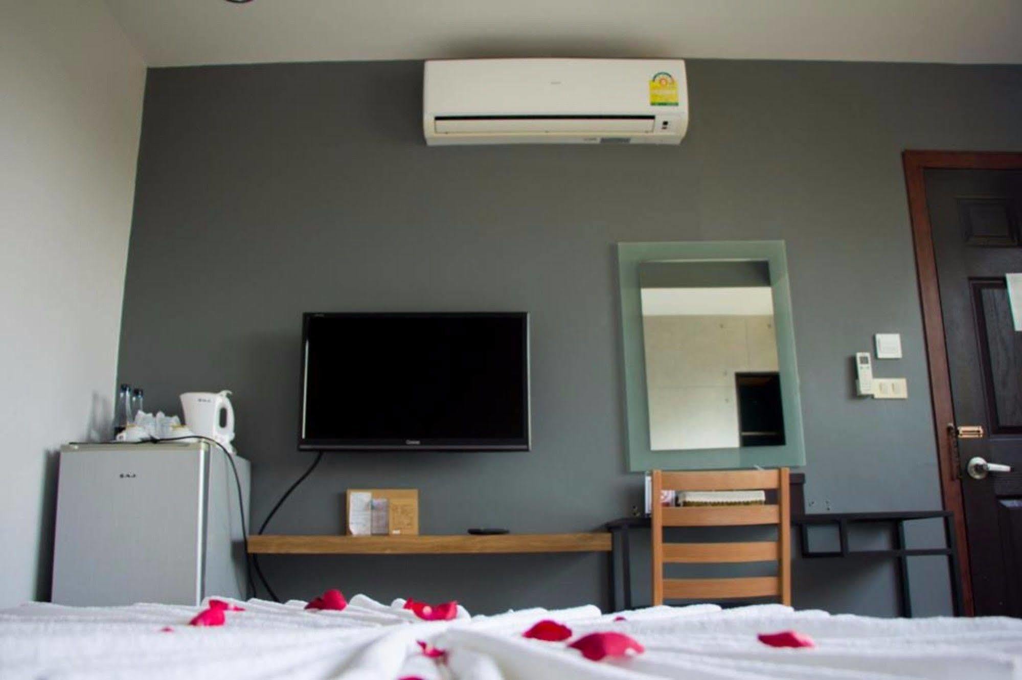 Royal Nine Otel Kanchanaburi Dış mekan fotoğraf