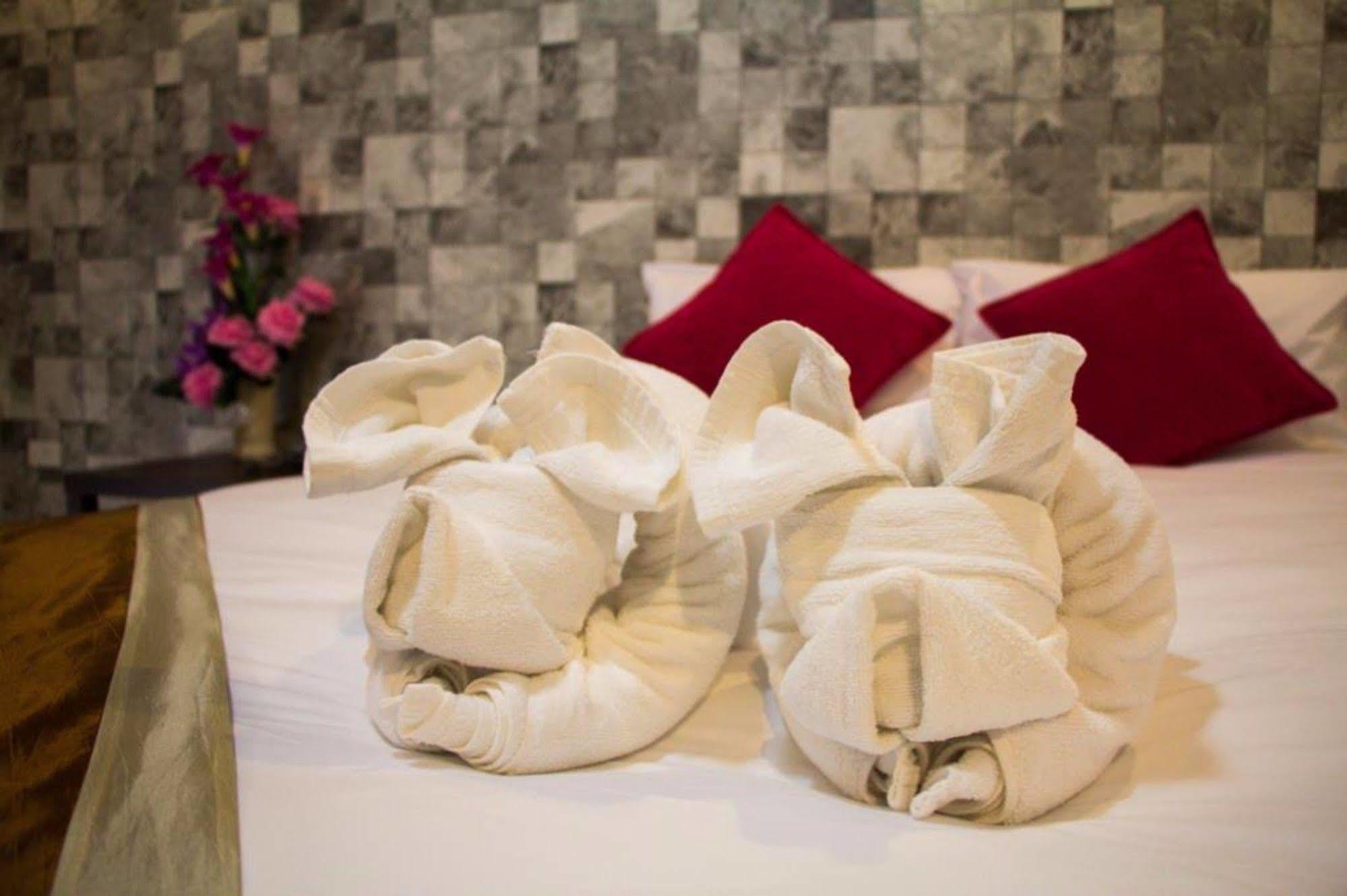 Royal Nine Otel Kanchanaburi Dış mekan fotoğraf